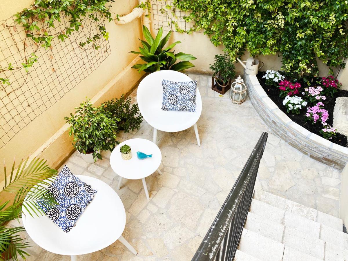 Lucenova Suite Guest-House Cagliari Bagian luar foto